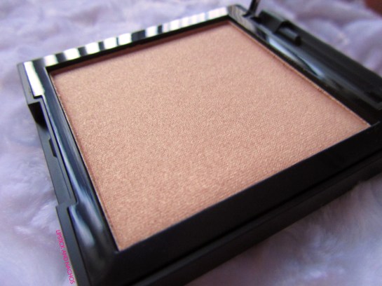 ipsy Glam Bag Plus Morphe highlighter 2 October 2018 lipstickandnachos